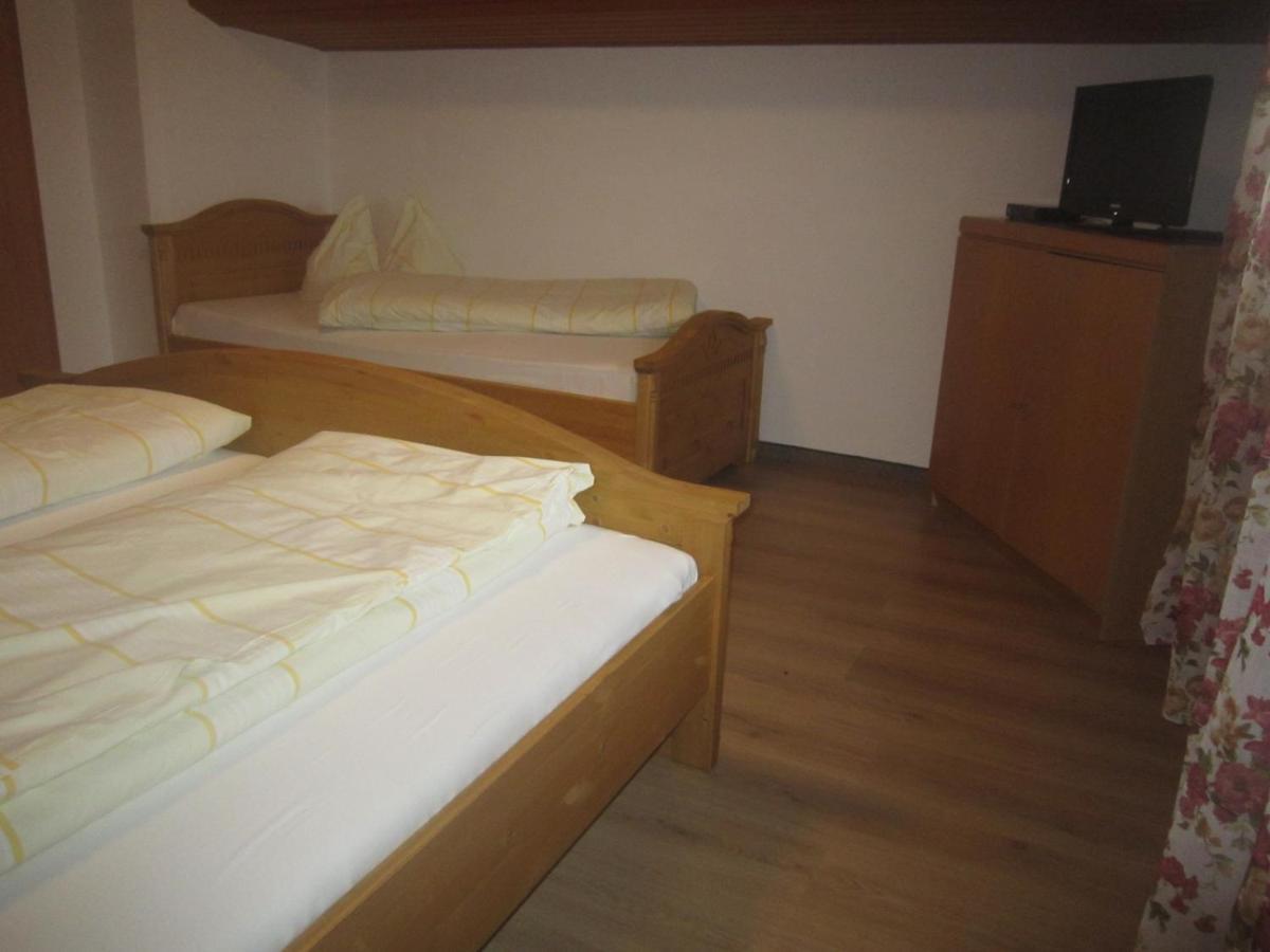 Hotel Garni Austermayer Traunreut Exterior foto